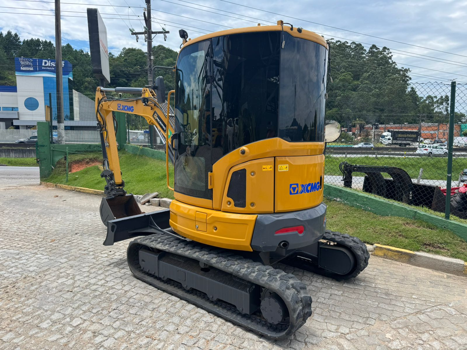 MINI ESCAVADEIRA HIDRAULICA XCMG MODELO XE35U