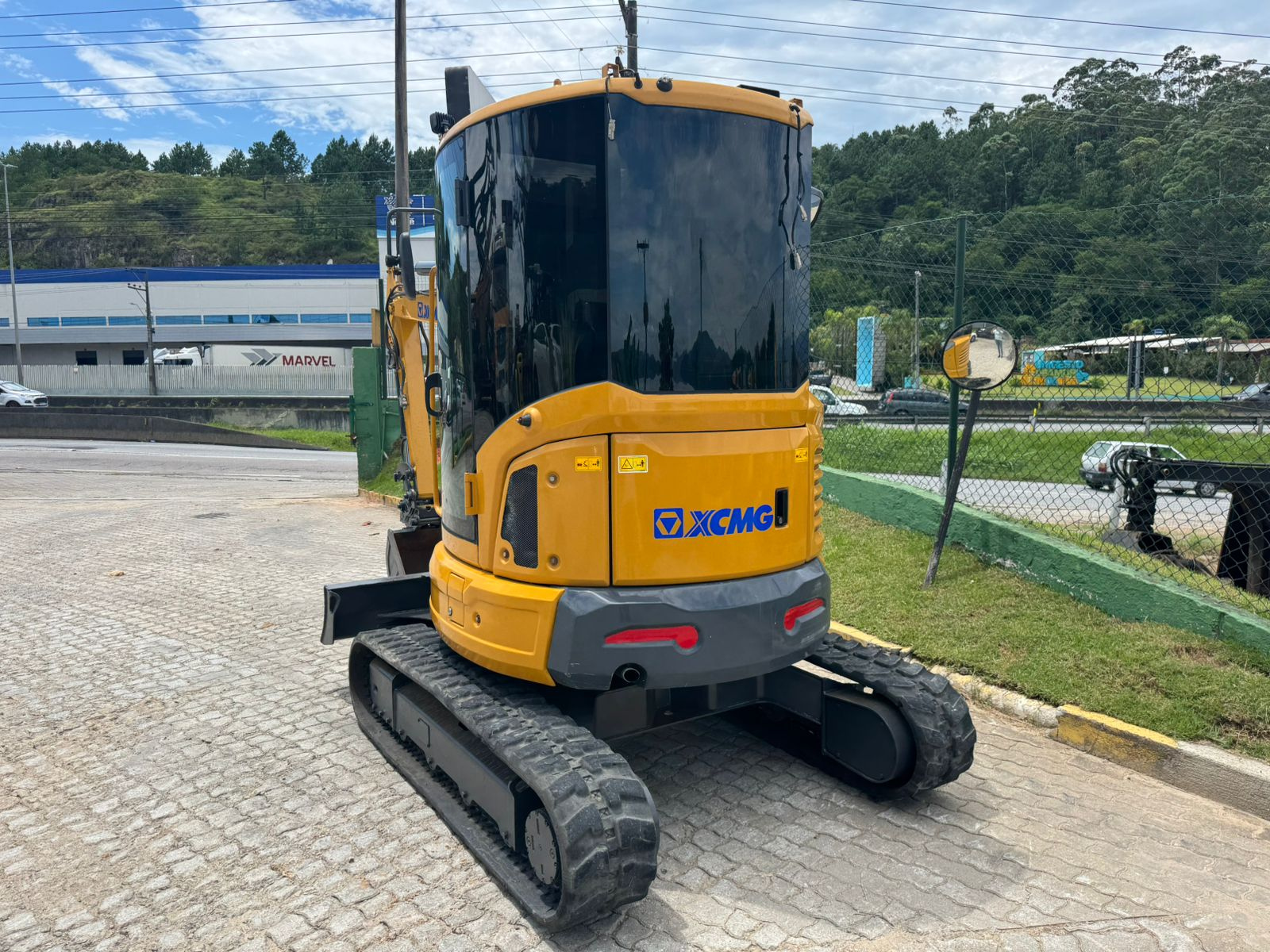 MINI ESCAVADEIRA HIDRAULICA XCMG MODELO XE35U
