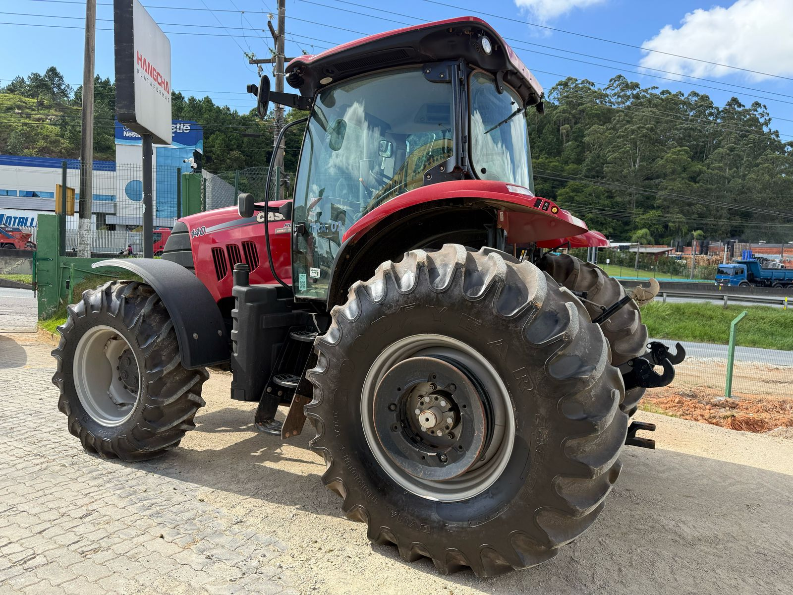 TRATOR CASE MODELO PUMA 140 