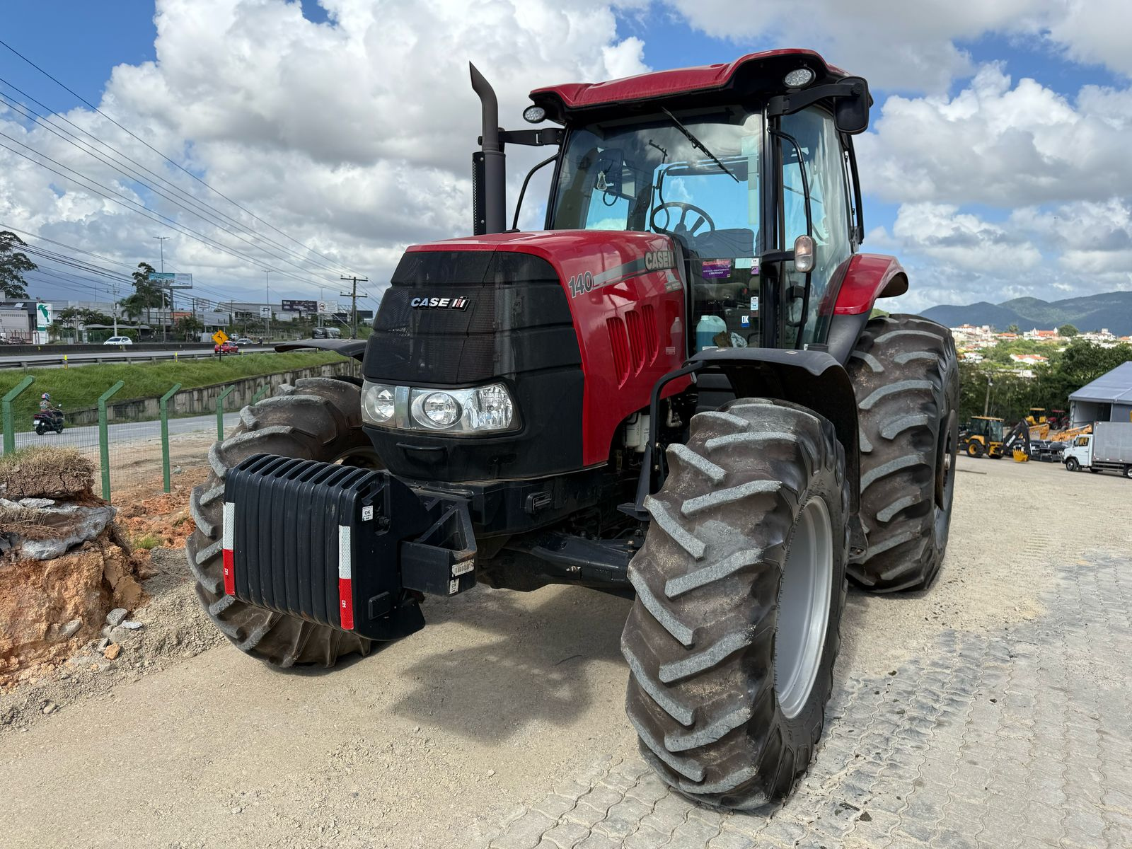 TRATOR CASE MODELO PUMA 140 