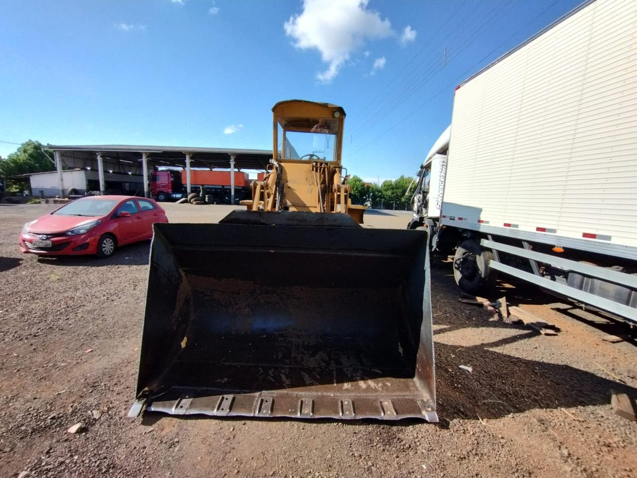 PA CARREGADEIRA CASE MODELO W20 