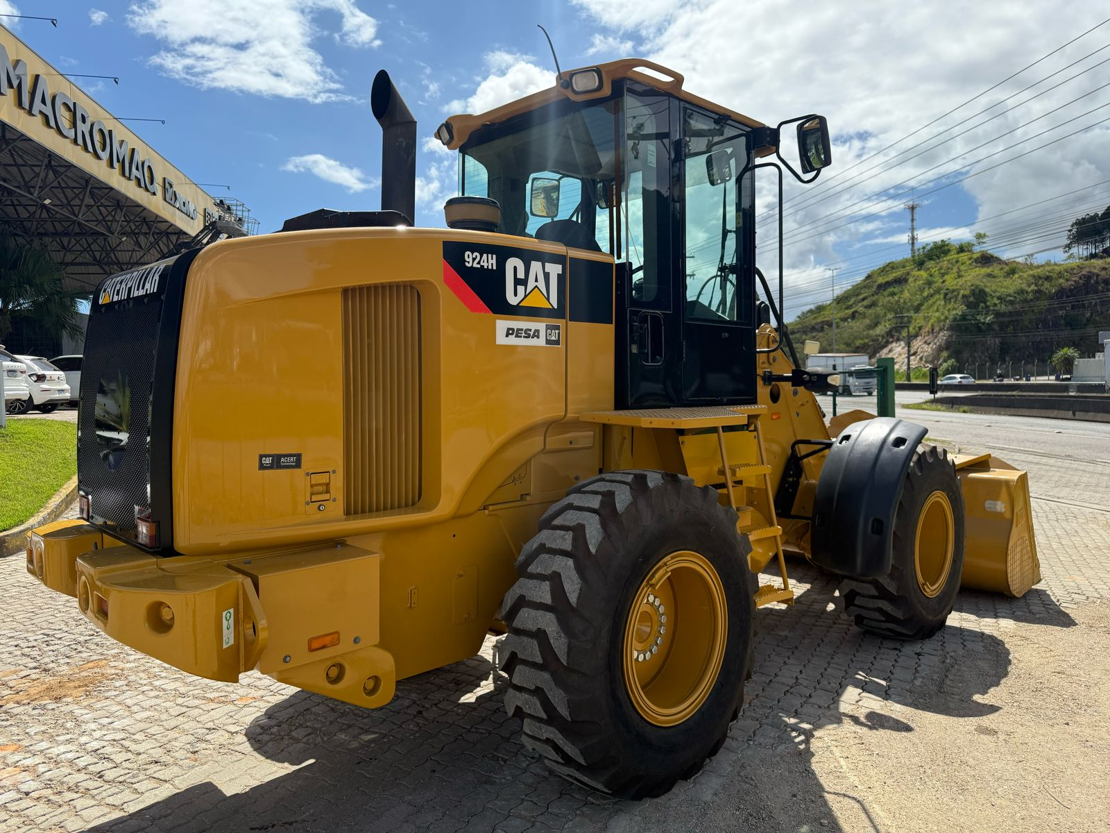 PA CARREGADEIRA CATERPILLAR MODELO 924H 